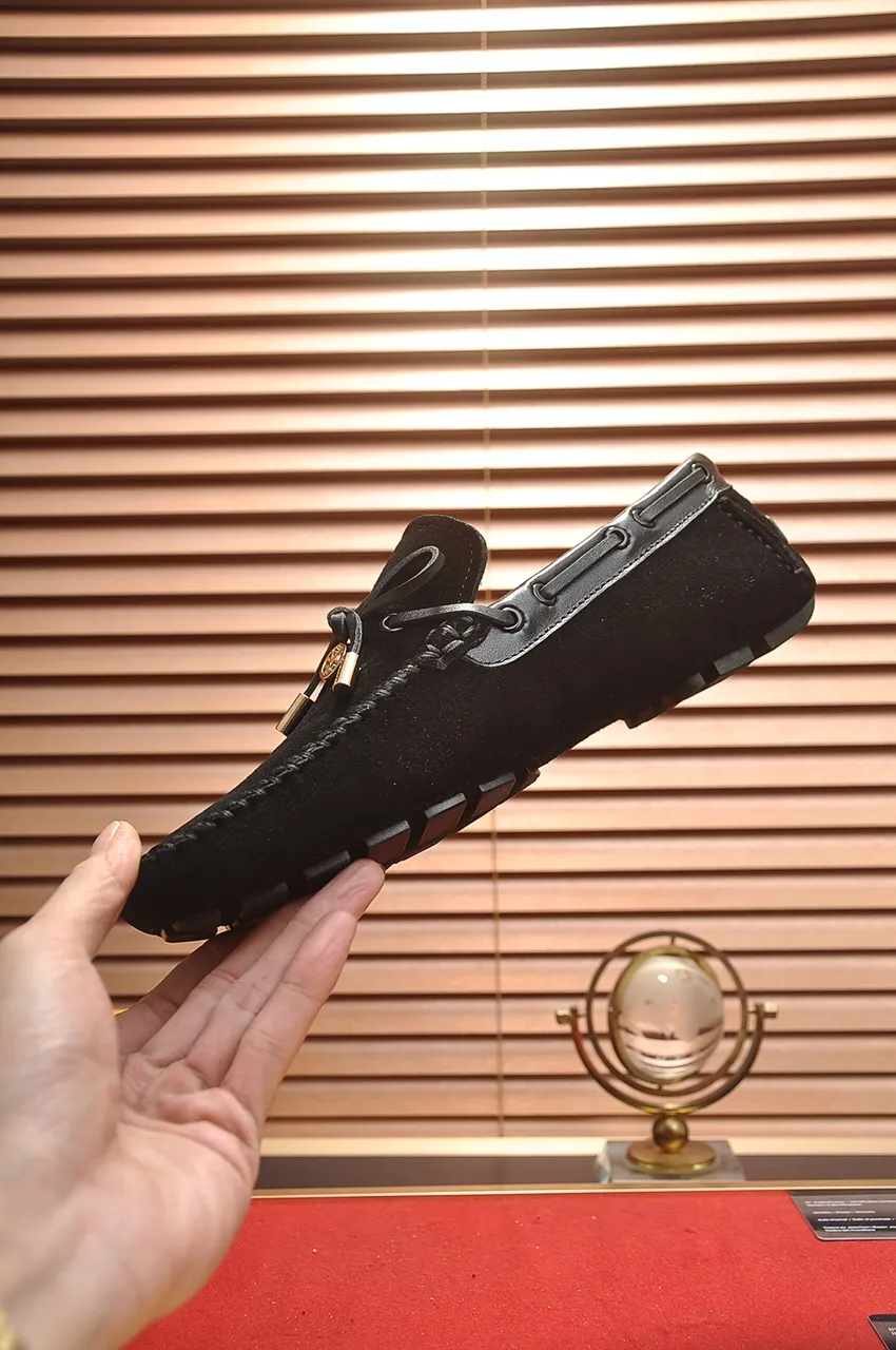 Men's men's shoes 💰420💶 [LV Doudou shoes] (water-dyed cowhide lining) new model is on the market, available on the official website. The new Doudou shoes are processed into single-color materials, and the uppers are made of imported cowhide material. The body of the shoe is fully hemmed with mark thread, and is lined with imported original cowhide leather. The elegant shoe shape is super suitable for all-matching, and the size is 38-44.